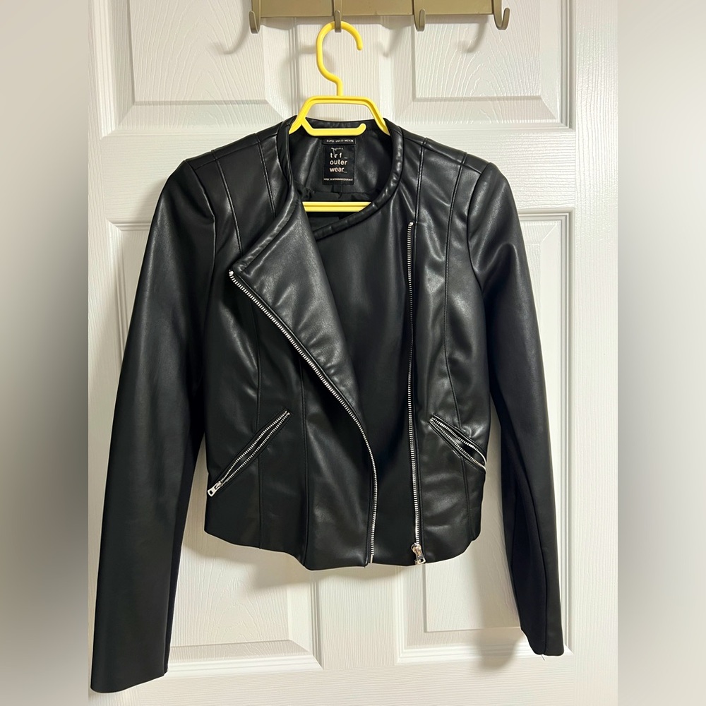 Zara Faux Leather Crop Biker Jacket – Women's Small (Chic and Edgy)